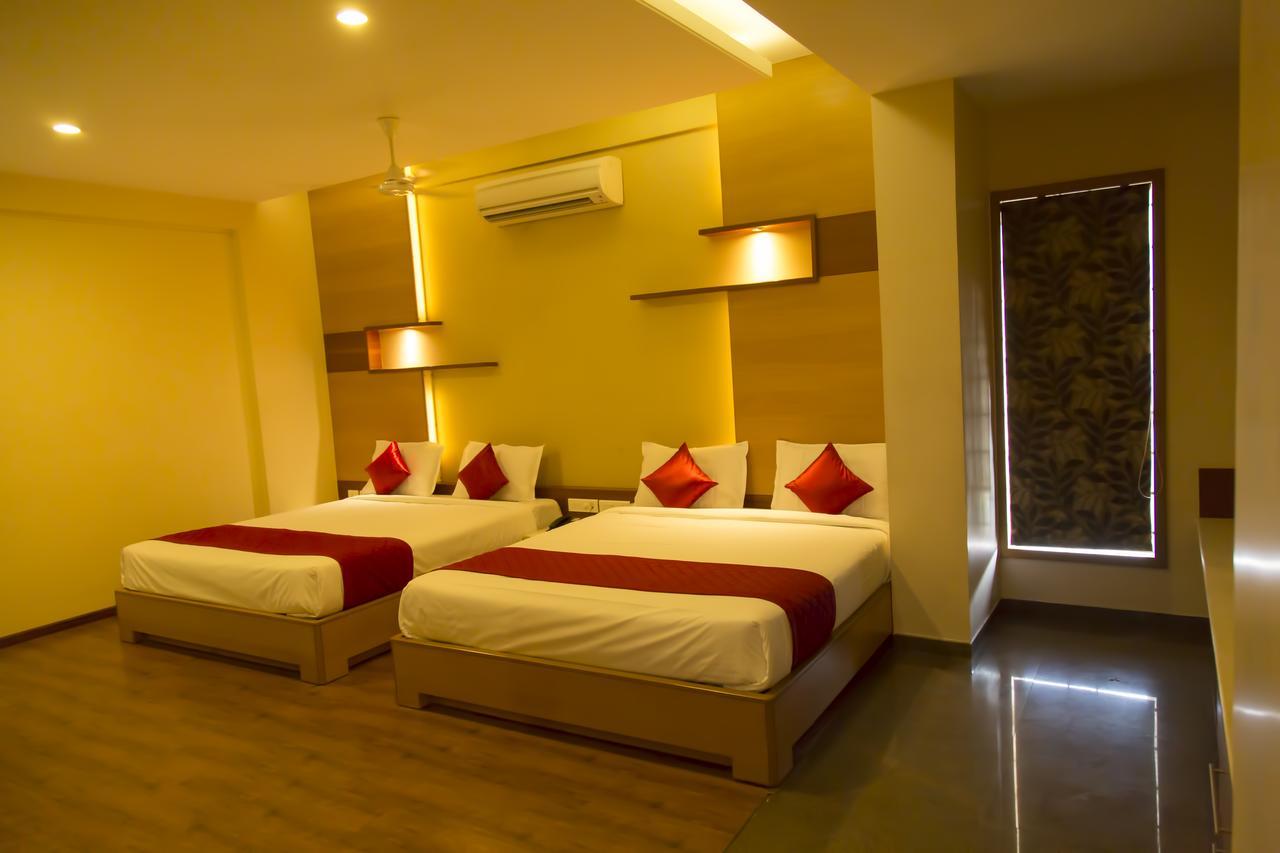 Hotel Sri Sakthi Tiruppur Exteriör bild
